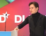 Павел Дуров (ВКонтакте) и Джимми Уэйлс (Wikipedia) на DLD Conference 2012